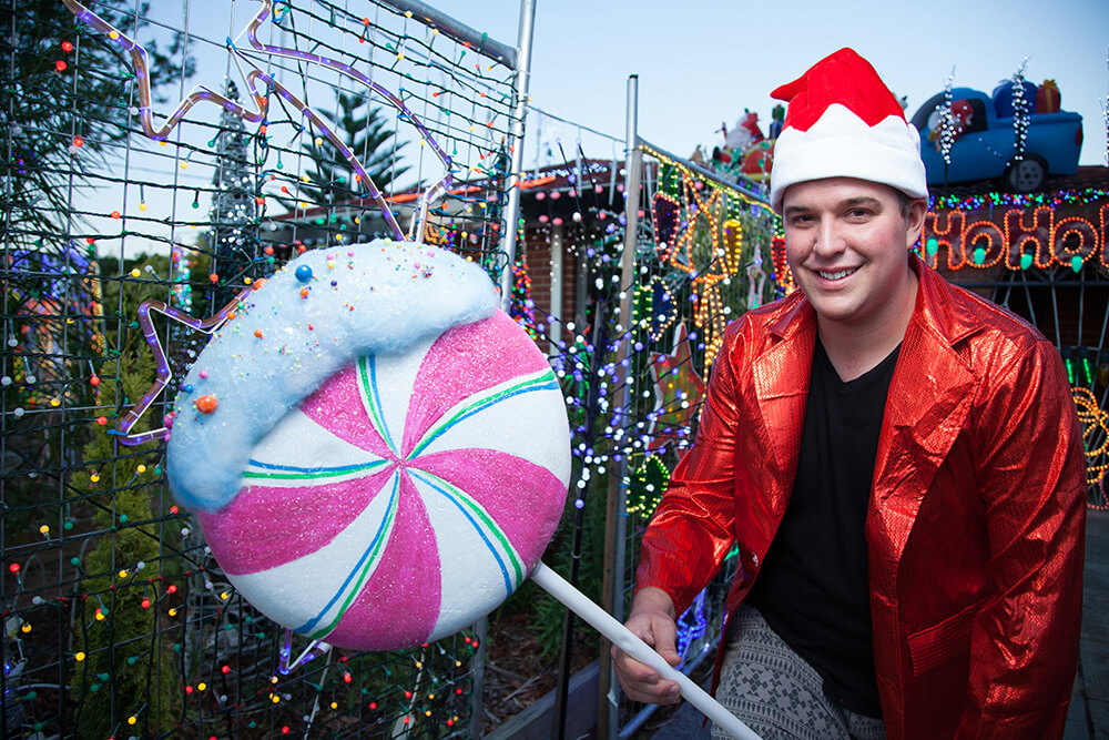 Christmas lights addiction helps others