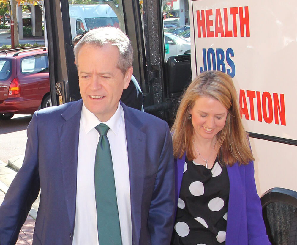 Shorten feels at home in Jull Street Mall