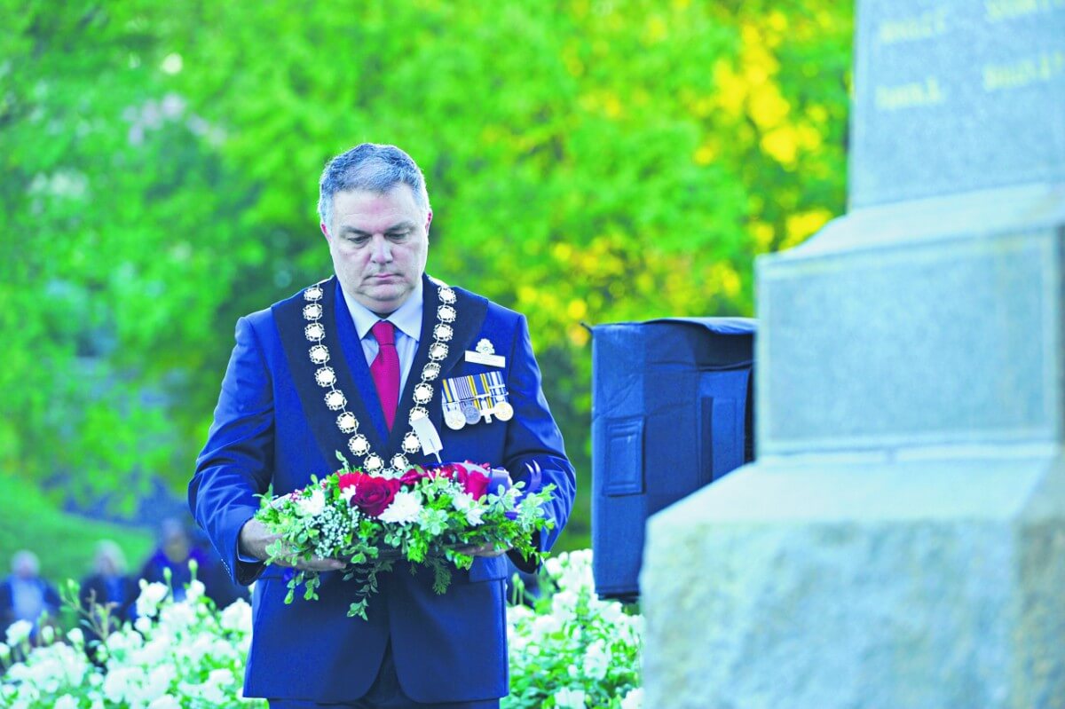 Mayor’s medal mistake