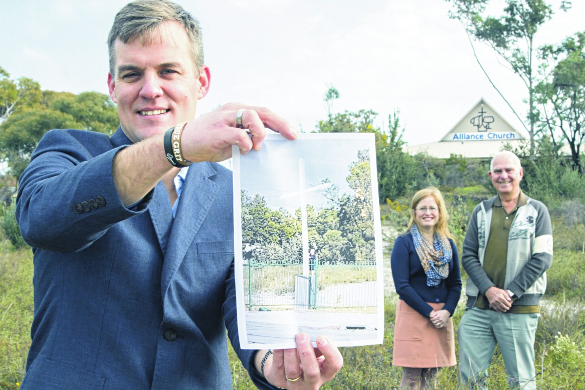 Cross goes ahead despite objections 