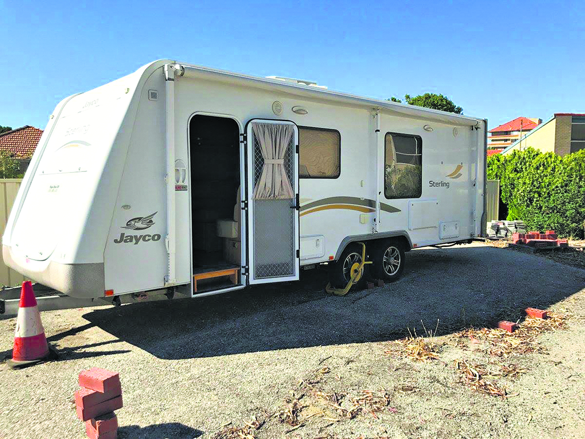 Thieves take car and caravan