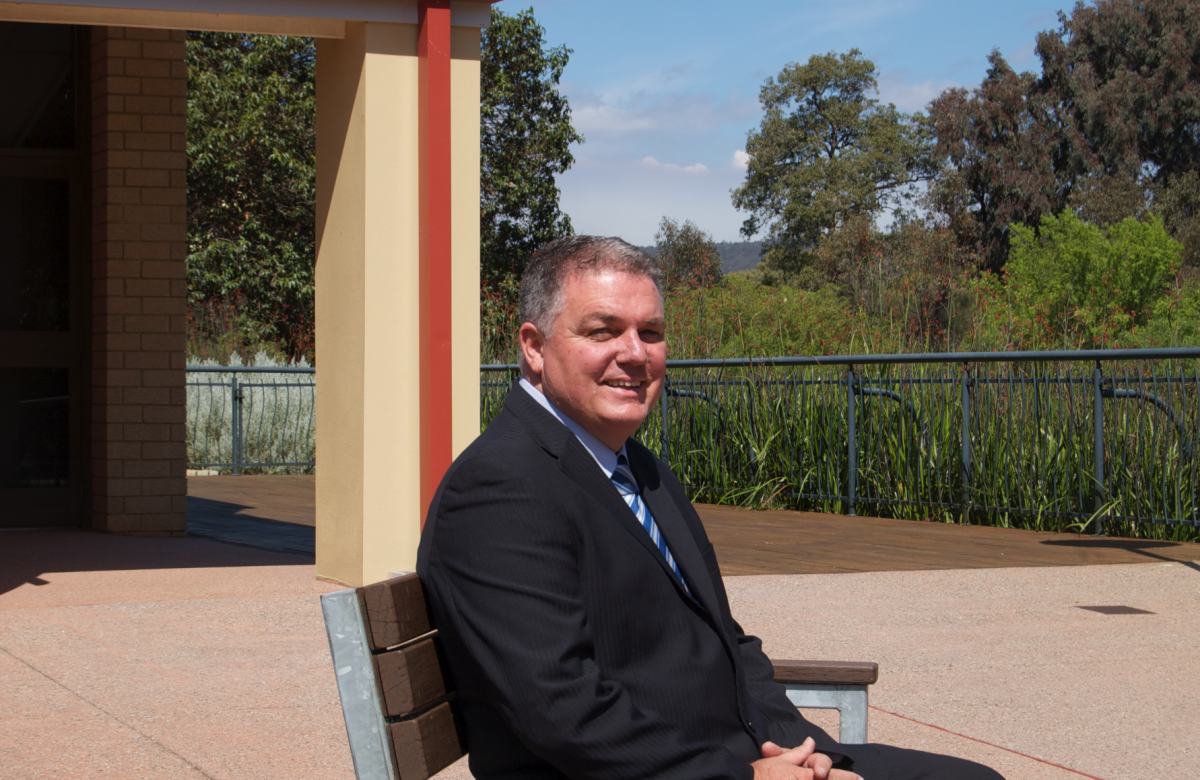 Mayor kicked to the kerb