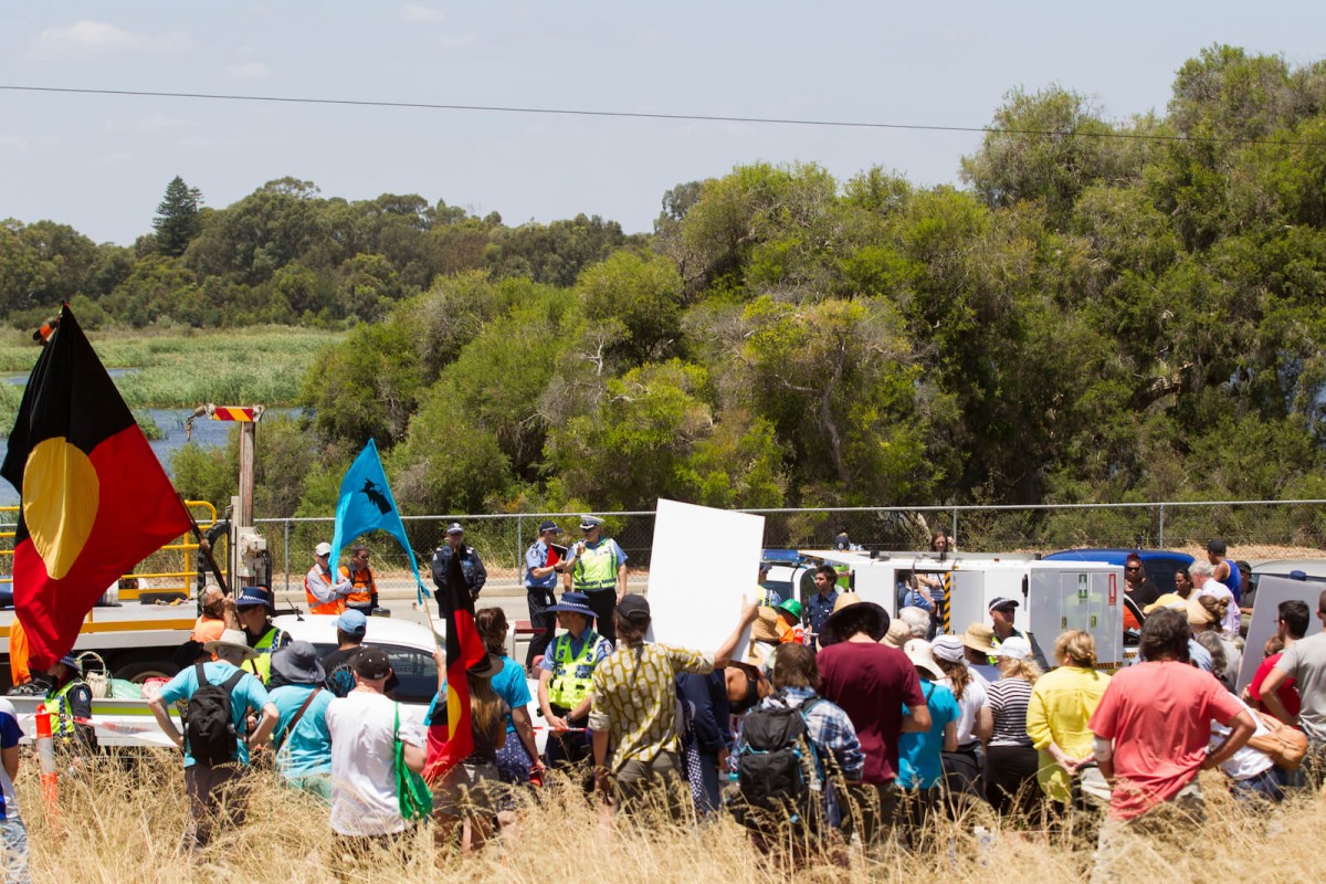 Fight for Roe 8 gets nasty