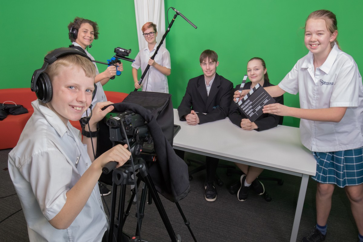 Students take over the airwaves