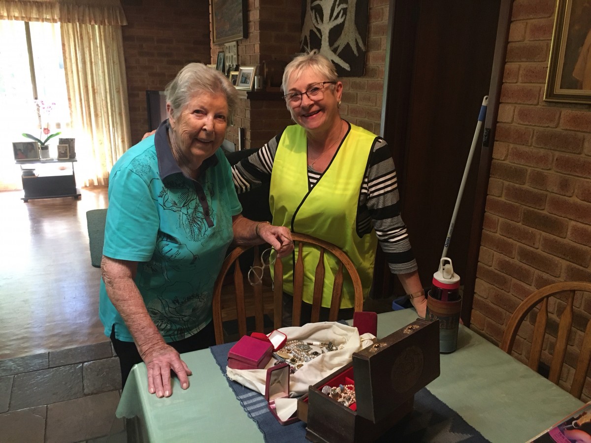 Rubbish collectors find stolen belongings