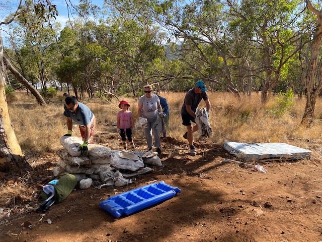 Residents step in to help clean bushland