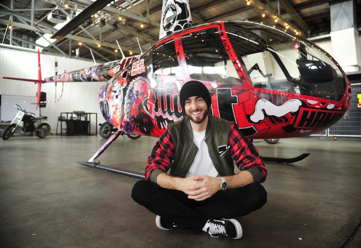 Artist vs helicopter