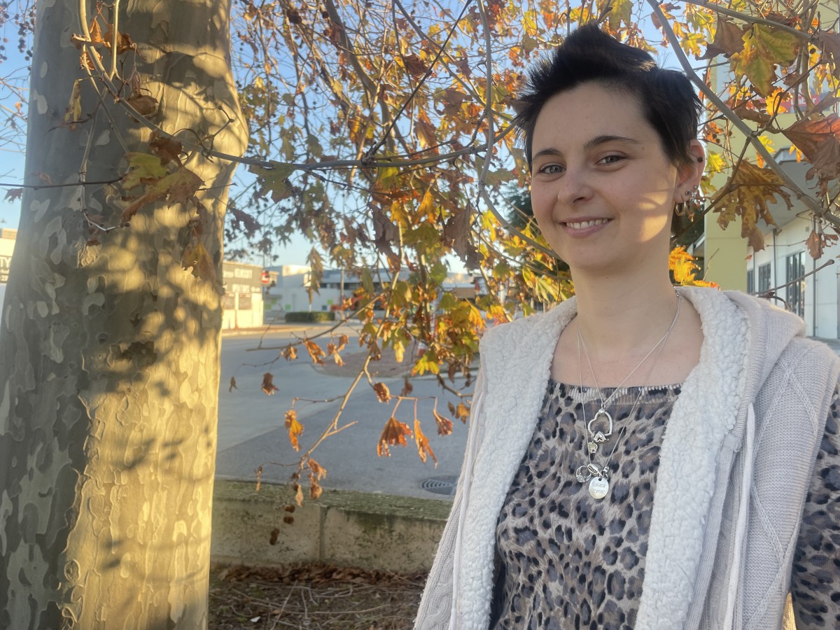 Selena loses her locks