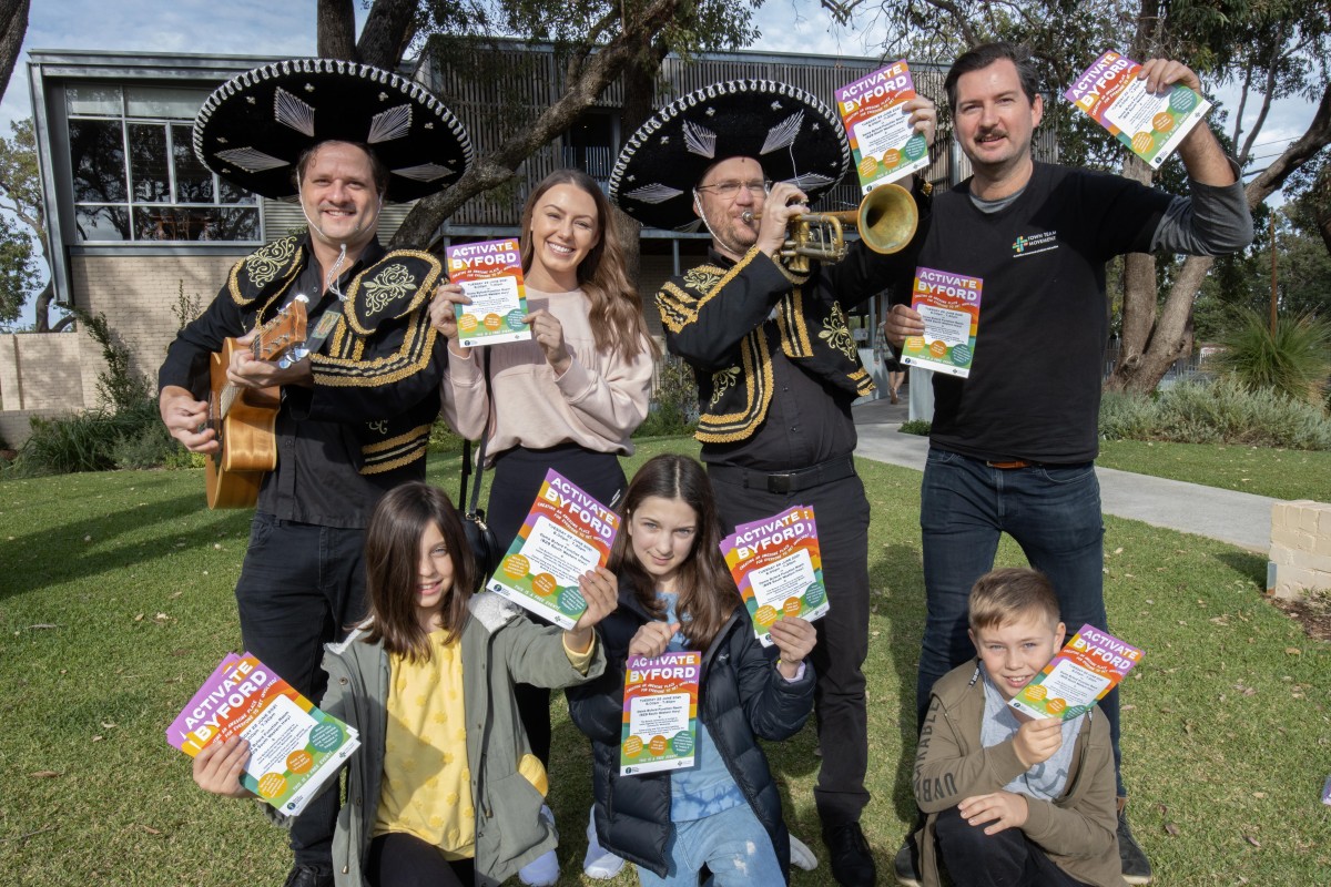Mariachi band gets the town moving and grooving